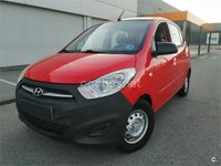 Usado Hyundai i10 Comfort 69 CV (50 kW) 2014 Rojo Utilitario