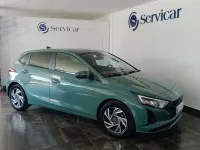 Usado Hyundai i20 100 CV (73 kW) 2025 Verde Utilitario