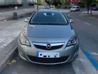Usado Opel Astra Selective 125 CV (91 kW) 2011 Gris Familiar