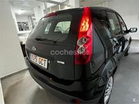 Usado Ford Fiesta Ambiente 68 CV (50 kW) 2008 Negro Utilitario