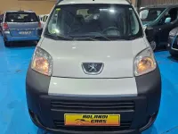Usado Peugeot TePee 68 CV (50 kW) 2010 Gris Van