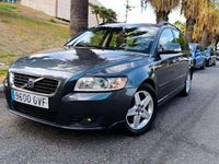 Usado Volvo V50 109 CV (80 kW) 2010 Plateado Familiar