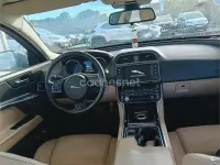Usado Jaguar XE Portfolio 180 HP (132 kW) 2016 Preto Sedan