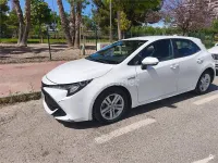 Używany Toyota Corolla Active 122 KM (89 kW) 2020 Biały Sedan/Limuzyna