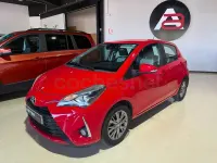 Usado Toyota Yaris Active 69 CV (50 kW) 2019 Rojo Berlina