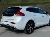 Usado Volvo V40 R-Design Momentum 152 CV (111 kW) 2019 Naranja Utilitario