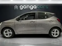 Usado Hyundai i10 67 CV (49 kW) 2022 Gris Utilitario