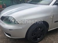 Usado Seat Ibiza 100 CV (73 kW) 2004 Gris / plata Utilitario