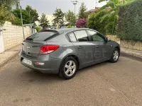 Usado Chevrolet Cruze LT 124 CV (91 kW) 2011 Gris / plata Berlina