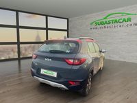 Usado Kia Stonic 120 CV (88 kW) 2021 Gris metalizado SUV
