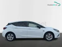 Usado Opel Astra Selective 110 CV (80 kW) 2019 Blanco Berlina