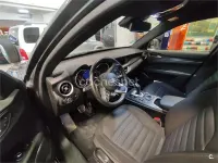 Usado Alfa Romeo Stelvio Super 190 CV (139 kW) 2022 Gris / plata SUV
