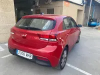 Usado Kia Rio 100 CV (73 kW) 2023 Azul Berlina