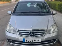 Usado Mercedes A160 Elegance 95 CV (69 kW) 2010 Gris Utilitario