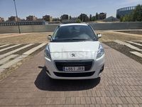 Usado Peugeot 5008 Style 130 CV (95 kW) 2016 Blanco Monovolumen
