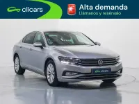 Usado VW Passat Executive 150 CV (110 kW) 2021 Gris / plata Berlina