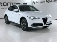 Usado Alfa Romeo Stelvio Sprint 190 CV (139 kW) 2022 Blanco SUV