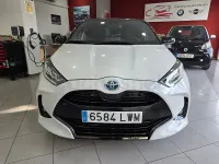 Usado Toyota Yaris Hybrid Plus 116 CV (85 kW) 2022 Blanco Berlina