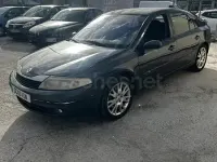 Usado Renault Laguna II Authentique 110 CV (80 kW) 2002 Negro Berlina