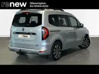 Usado Renault Kangoo Techno 88 kW (120 CV) 2025 Gris / plateado Monovolumen