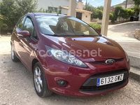 Usado Ford Fiesta Trend 96 CV (70 kW) 2010 Rojo Utilitario