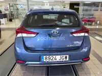 Usado Toyota Auris Hybrid Active 136 CV (100 kW) 2015 Azul Berlina