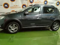 Usado Dacia Sandero Essentiel 90 CV (66 kW) 2019 Gris Utilitario