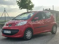 Usado Peugeot 107 Urban Move 68 CV (50 kW) 2007 Rojo Utilitario