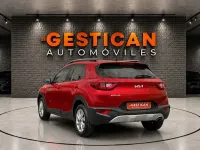 Usado Kia Stonic 100 CV (73 kW) 2023 Rojo SUV