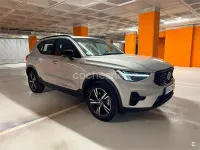 Usado Volvo XC40 Plus 163 CV (119 kW) 2025 Gris / plata SUV