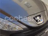 Usado Peugeot 308 90 CV (66 kW) 2008 Beige Berlina