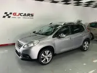 Usado Peugeot 2008 Allure 120 CV (88 kW) 2016 Gris / plata SUV