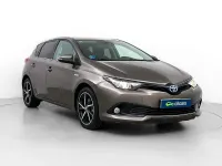 Usado Toyota Auris Hybrid Active 136 CV (100 kW) 2018 Marrón Berlina