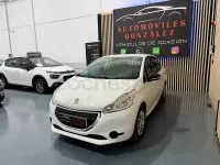 Usado Peugeot 208 Access 82 CV (60 kW) 2014 Blanco Utilitario