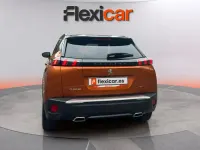Usado Peugeot 2008 GT-line 131 CV (96 kW) 2023 Naranja SUV