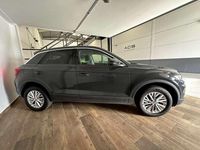 Usado VW T-Roc Advance 116 CV (85 kW) 2020 Gris / plata SUV