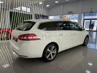 Usado Peugeot 308 SW Allure 130 CV (95 kW) 2021 Blanco Familiar