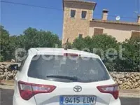 Usado Toyota Yaris Active 69 CV (50 kW) 2019 Blanco Berlina