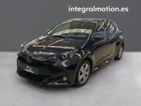 Usado Toyota Yaris Hybrid Active 116 CV (85 kW) 2025 Negro Berlina
