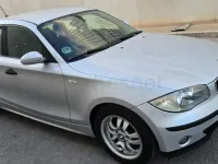 Usado BMW 118 143 CV (105 kW) 2007 Gris / plata Utilitario