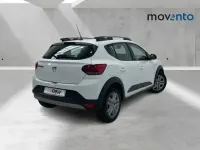 Usado Dacia Sandero Comfort 101 CV (74 kW) 2022 Blanco Berlina