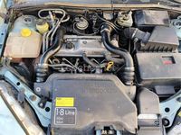 Usado Ford Focus Trend 90 CV (66 kW) 2001 Gris / plata Berlina