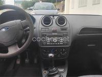 Usado Ford Fiesta Ambiente 68 CV (50 kW) 2008 Negro Utilitario