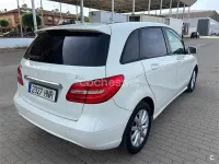 Usado Mercedes B180 109 CV (80 kW) 2013 Blanco Monovolumen