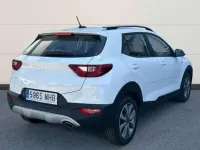 Usado Kia Stonic 84 CV (61 kW) 2023 Blanco SUV
