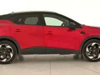 Usado Renault Captur Techno 100 CV (73 kW) 2025 Rojo SUV