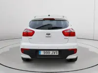 Käytetty Kia Rio 84 HP (61 kW) 2016 Valkoinen Viistoperä