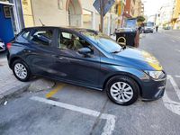 Usado Seat Ibiza Style 95 CV (69 kW) 2021 Gris / plata Utilitario