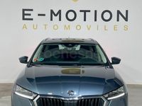 Usado Skoda Octavia Ambition 150 CV (110 kW) 2022 Gris / plata Familiar