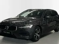 Usado Volvo V60 Core 197 CV (144 kW) 2025 Gris / plata Familiar